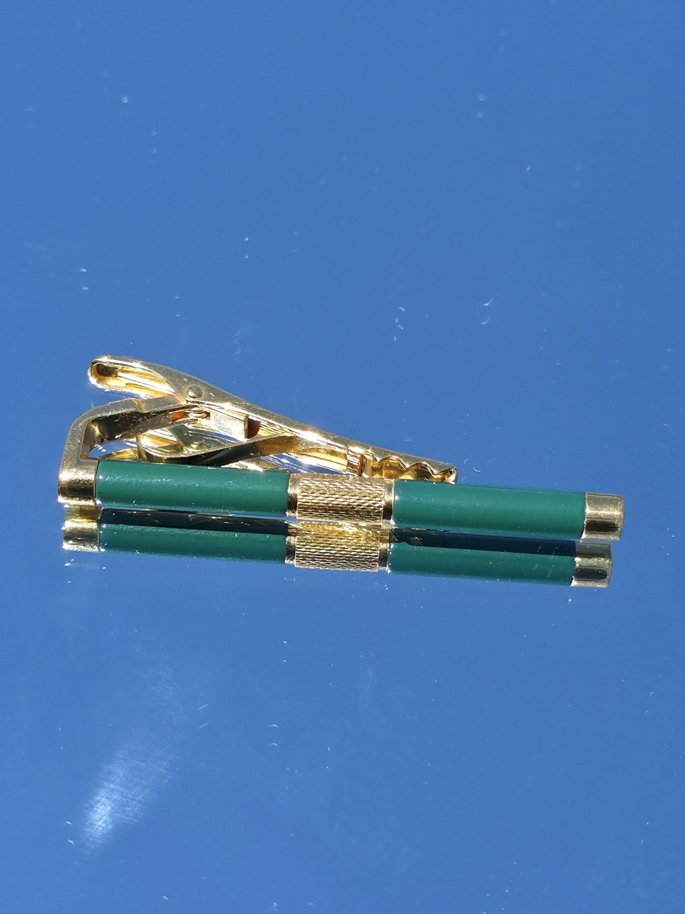 Vintage Alfred Dunhill British Luxury Gold Tone Emerald Green Enamel Tie Bar